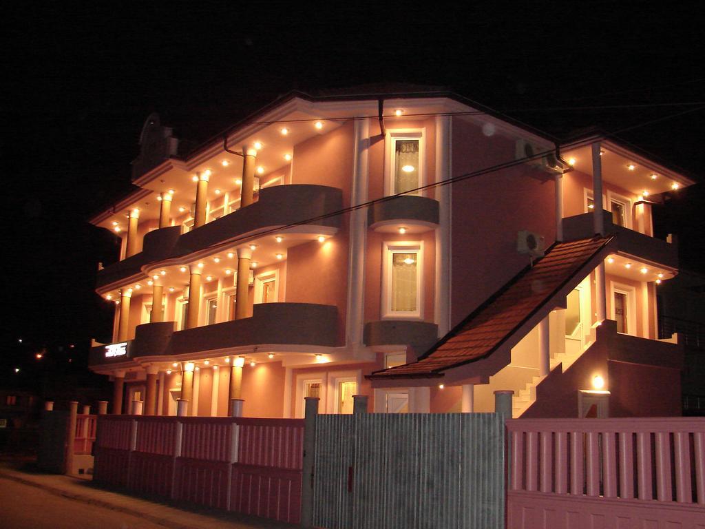 Hotel Vila Mitic Luxx Spa Centar Leskovac  Exterior foto